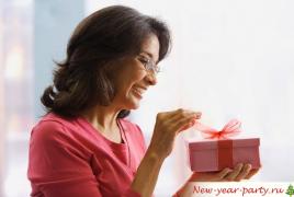 Как выбрать подарок маме на Новый год, если ей «ничего не надо Что подарить маме на нг